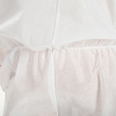 Quantité universelle 50 d'isolement d'ISO13485 SIGNO de taille jetable blanche de robe par cas