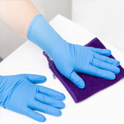 Larme moyenne de gants jetables purs de nitriles de FDA 510K résistante